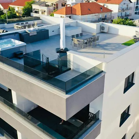 Fux Luxury Rooftop Terrace Jacuzzi & Bbq Lejlighed *