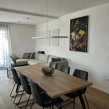Apartamento Fux Luxury Rooftop Terrace Jacuzzi & Bbq