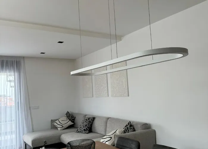 Fux Luxury Rooftop Terrace Jacuzzi & Bbq