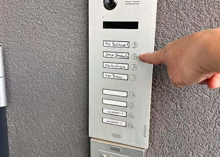 Fux Luxury Rooftop Terrace Jacuzzi & Bbq Lejlighed Zadar