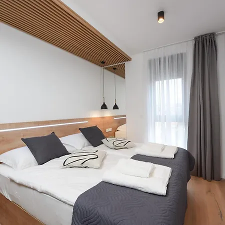 Fux Luxury Rooftop Terrace Jacuzzi & Bbq Apartment Zadar