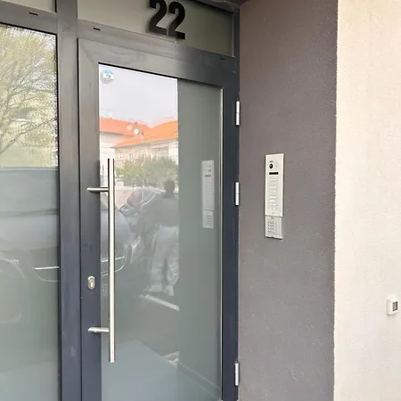 Appartement Fux Luxury Rooftop Terrace Jacuzzi & Bbq *