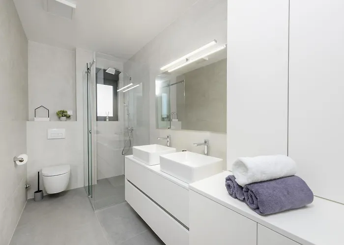 Fux Luxury Rooftop Terrace Jacuzzi & Bbq *