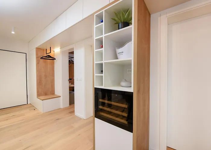 Апартаменты Fux Luxury Rooftop Terrace Jacuzzi & Bbq *