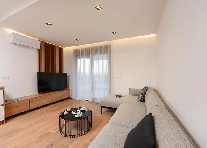 Fux Luxury Rooftop Terrace Jacuzzi & Bbq *