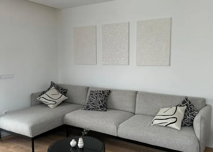 Апартаменты Fux Luxury Rooftop Terrace Jacuzzi & Bbq