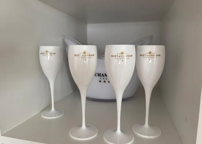 Fux Luxury Rooftop Terrace Jacuzzi & Bbq شقة